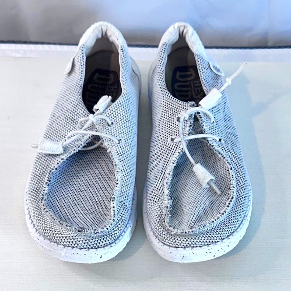 Mens Hey Dudes size 8 gray and white